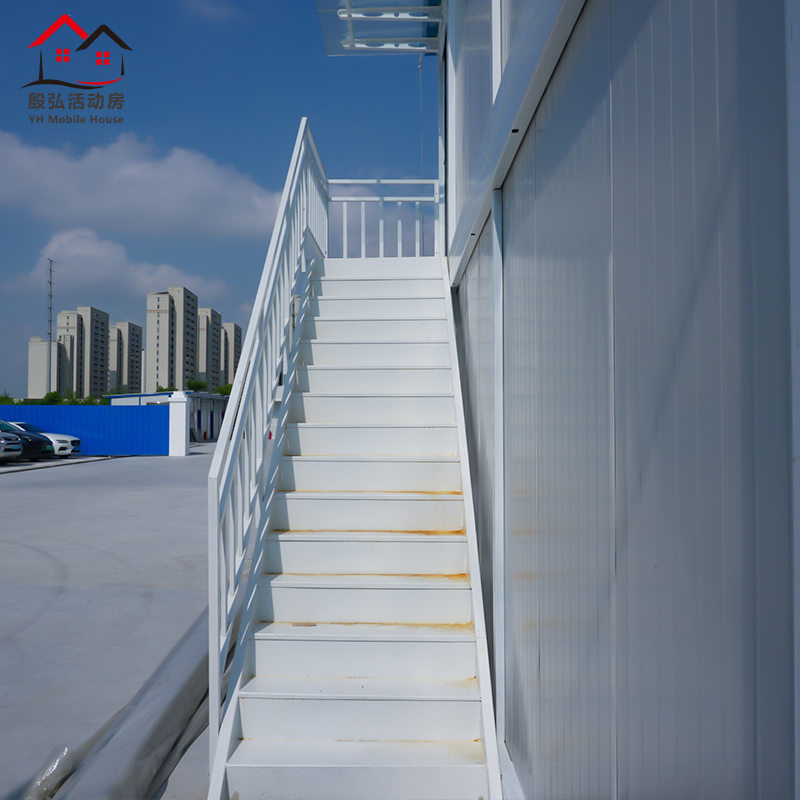 Factory Supplies High-Quality Prefabricated Modular 20FT Black Flat Packaging Container Office Building for Sale