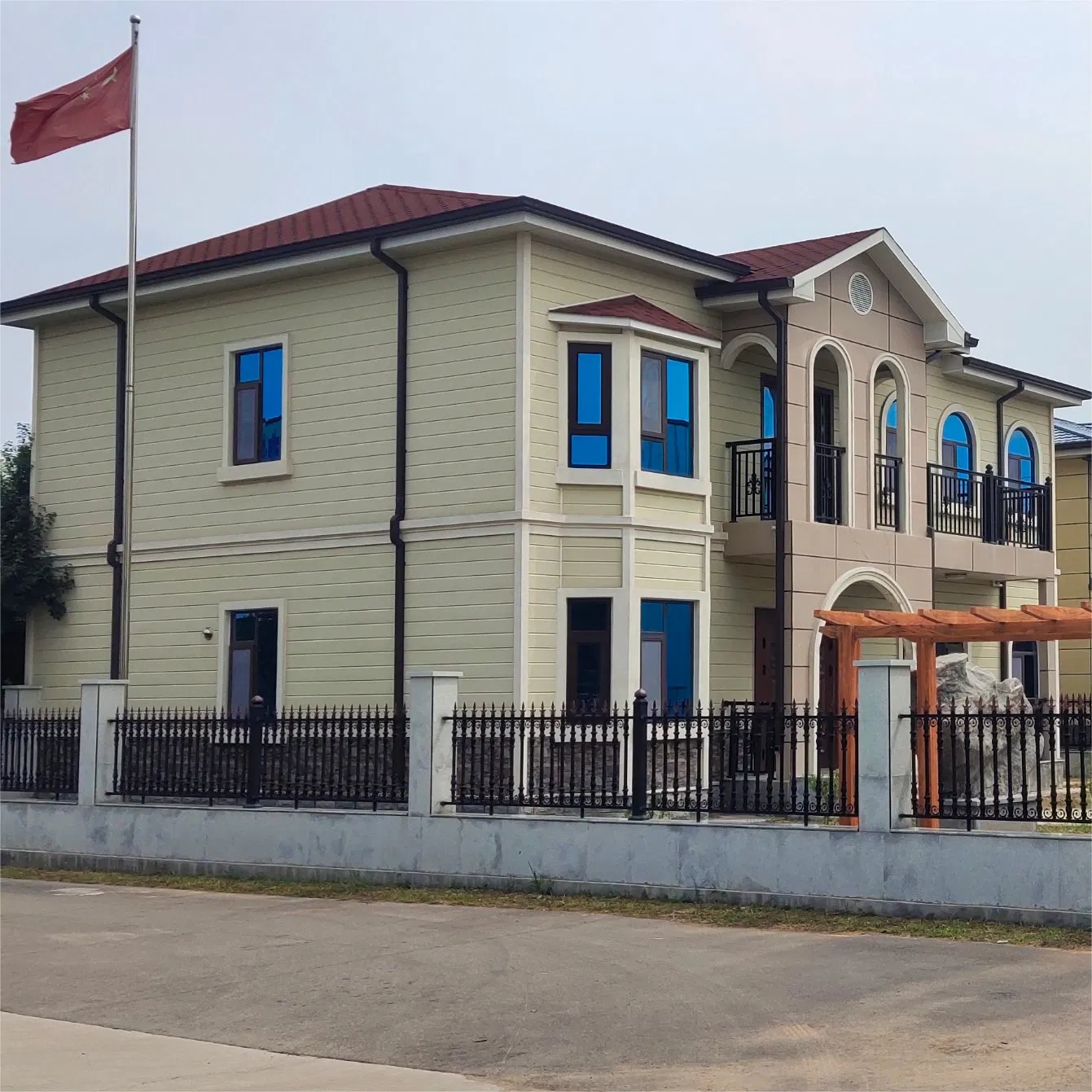 High Quality Prefabricated Houses, Light Steel Villas, Frame Structures Made in China