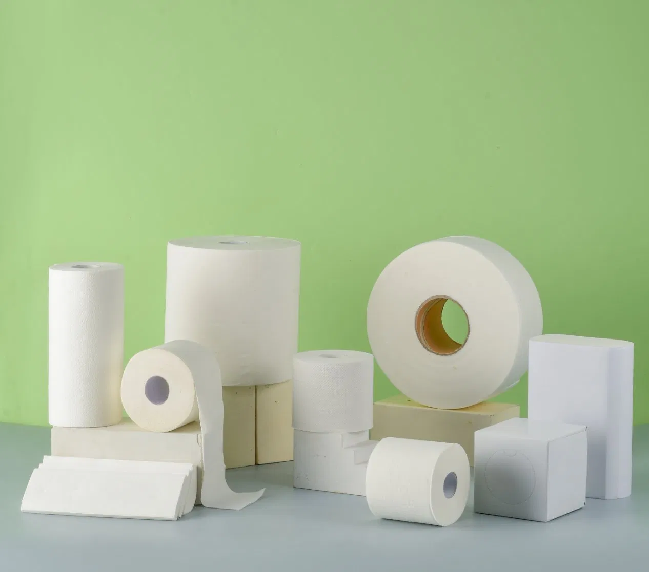 FSC OEM/ODM Eco-Friendly Customizable 1ply/2ply/3ply/4ply White Strong and Absorbable Toilet Tissue Paper Roll for Bathroom/Hotel/Home