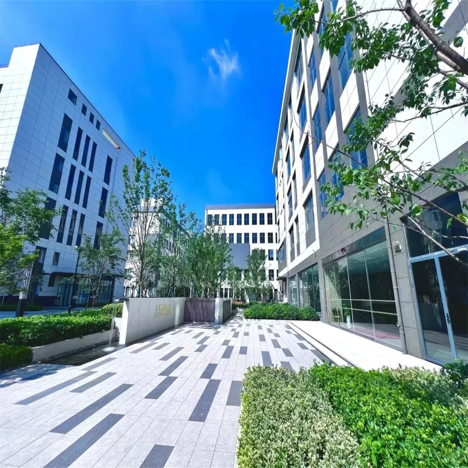 Modular Prefabricated Prefab Galvanized Fiv Layer Steel Structure Villa House Economic Light Steel Structure Customlized Apartment Housing Hotel High-Rise Build