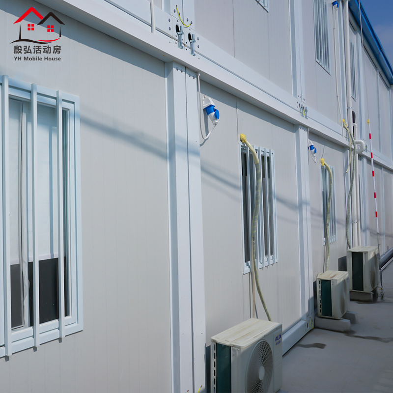 Factory Supplies High-Quality Prefabricated Modular 20FT Black Flat Packaging Container Office Building for Sale