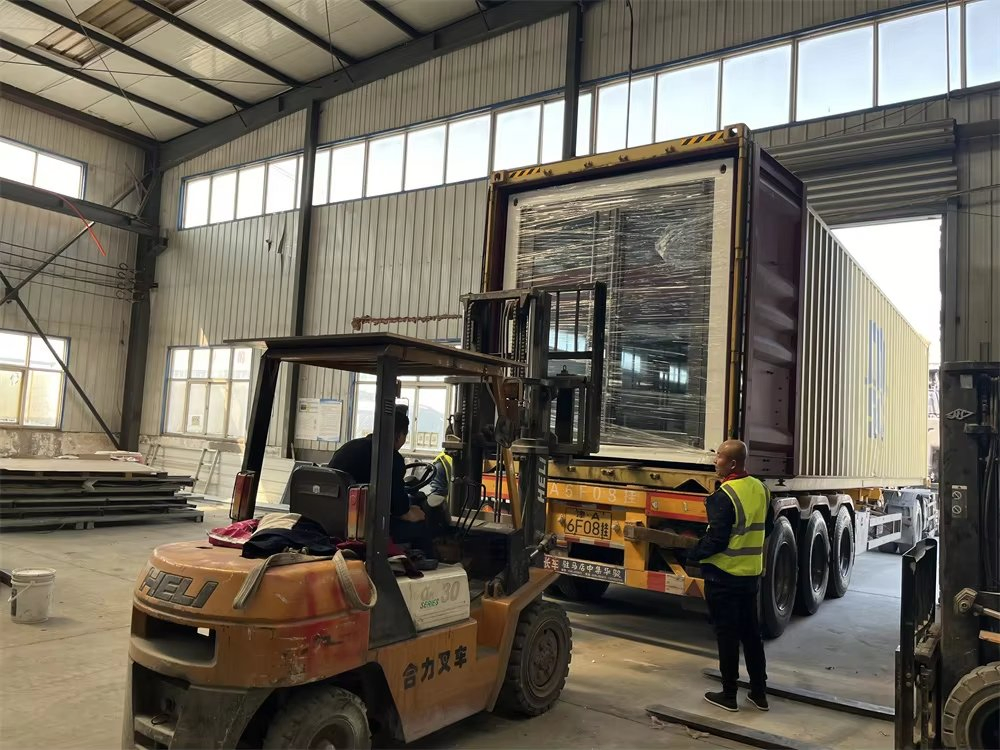 Compact Steel Structure Container House for Comfortable Living Spaces