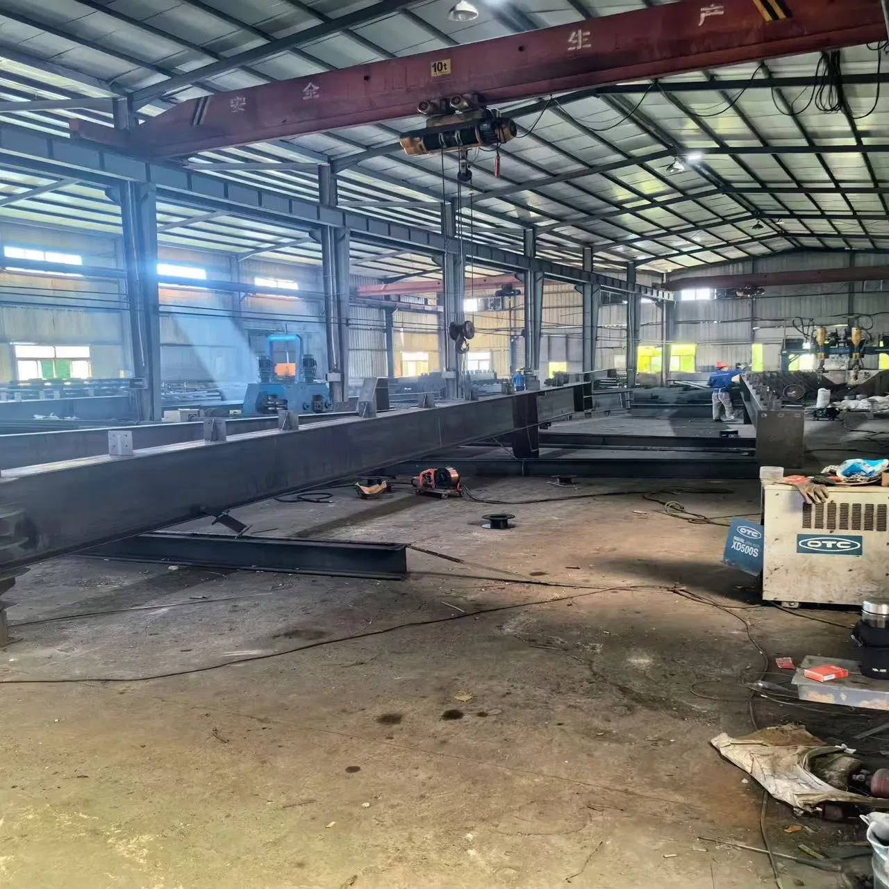 Lightweight Prefabricated Steel Structure Villa, 200-500 for Residential Use