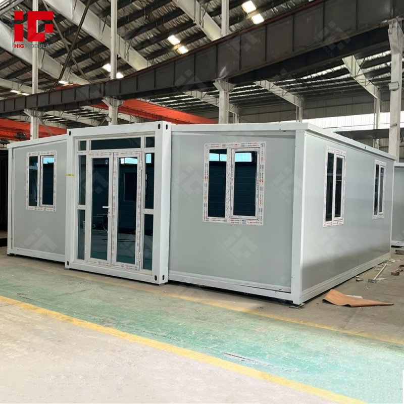Hot Selling 40FT Expandable House 3 Bedroom Ready to Ship Premium Customized Expandable Container House Prefab Hotel Homes for Sale