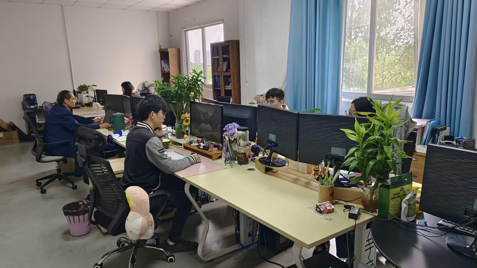 مصنع Guangdong CallUs Home - تصنيع احترافي للأثاث المنزلي عالي الجودة