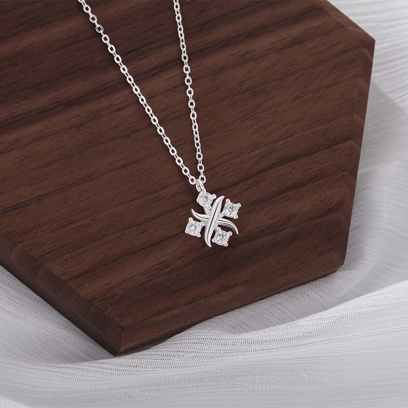 S999 Sterling Silver Four Leaf Clover Necklace for Women, Light Luxury Inlaid Zircon Jewelry, Fashion Clavicle Chain, Trendy Choker