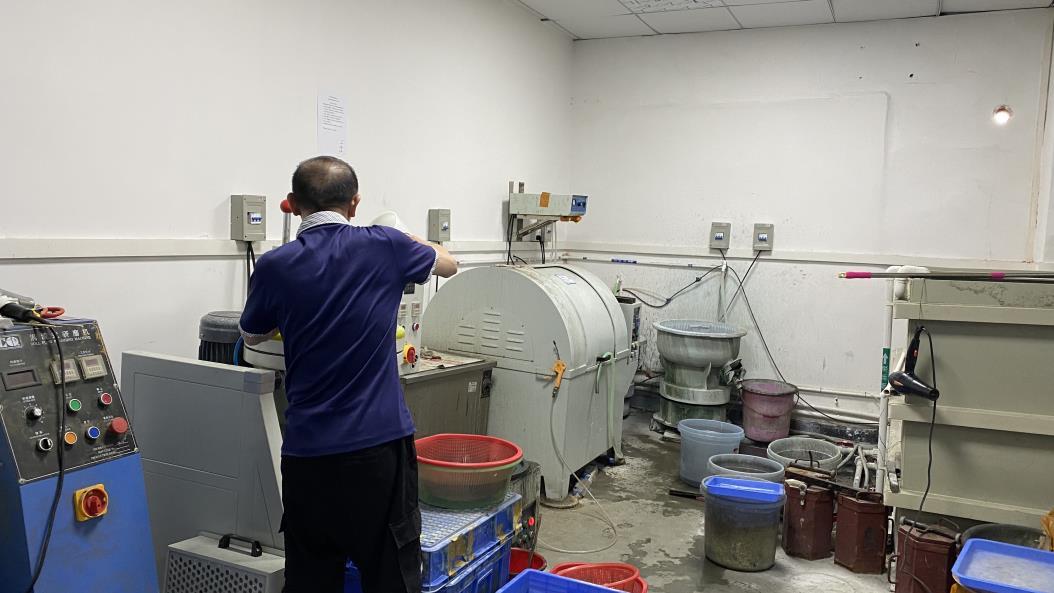 Precision grinding and surface preparation for jewelry pieces at Cannhost