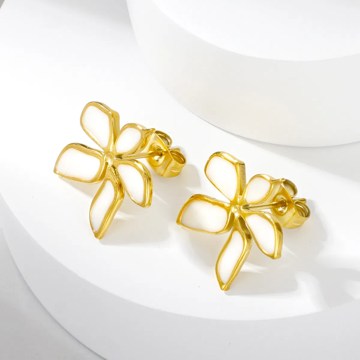 Vintage Baroque Pearl Drop Earrings Elegant Stainless Steel Petal Design Women's Fashion Jewelry