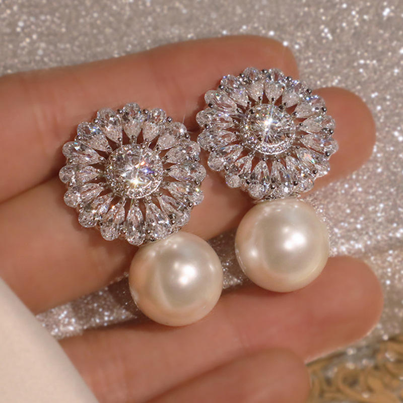 New Baroque Stud Earrings Exquisite Flower Zircon Imitation Pearl Earrings