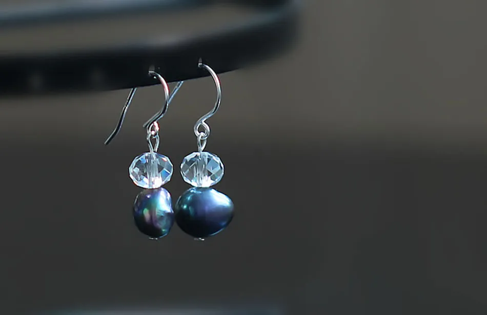 Baroque Pearl Earrings Detail