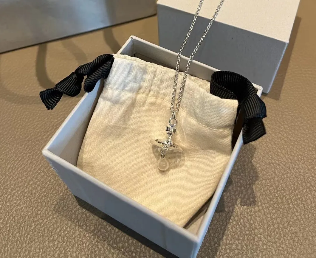 Pearl Necklace View 4