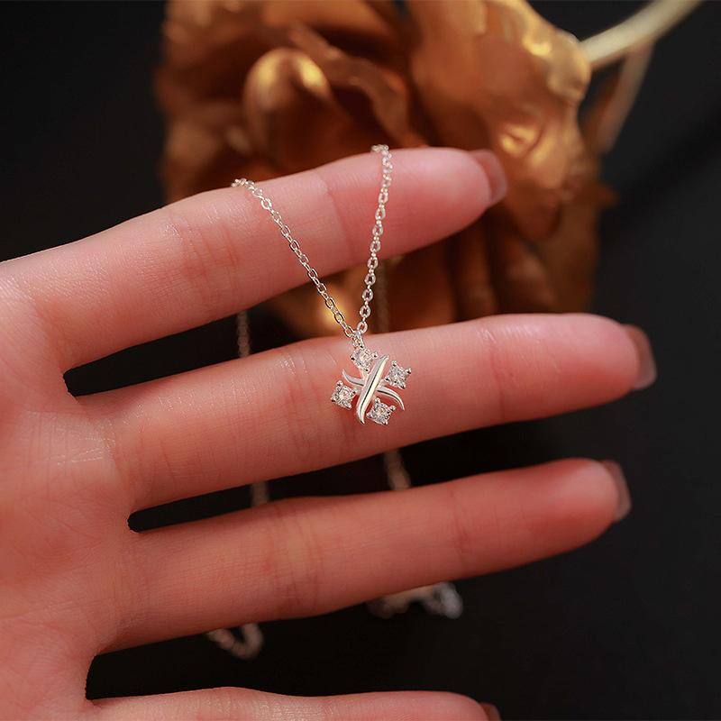 S999 Sterling Silver Four Leaf Clover Necklace for Women, Light Luxury Inlaid Zircon Jewelry, Fashion Clavicle Chain, Trendy Choker