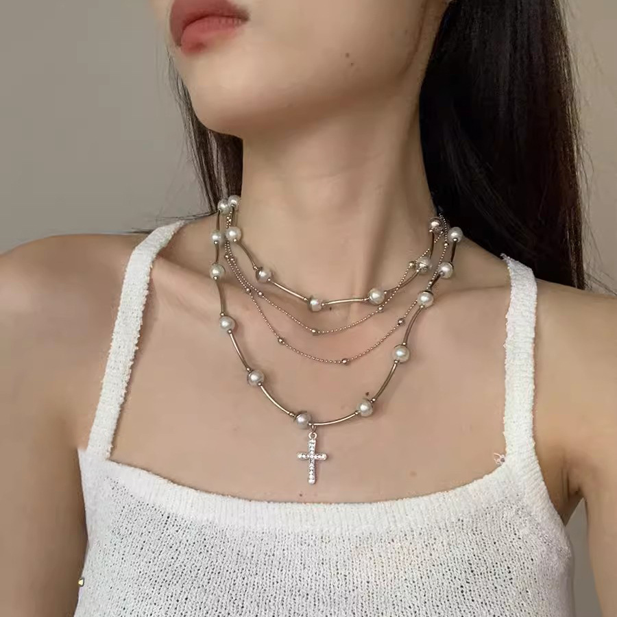 Sweet and Cool Temperament Multi-Layered Pearl Cross Necklace Light Luxury Collarbone Chain Fashionable Retro Necklace