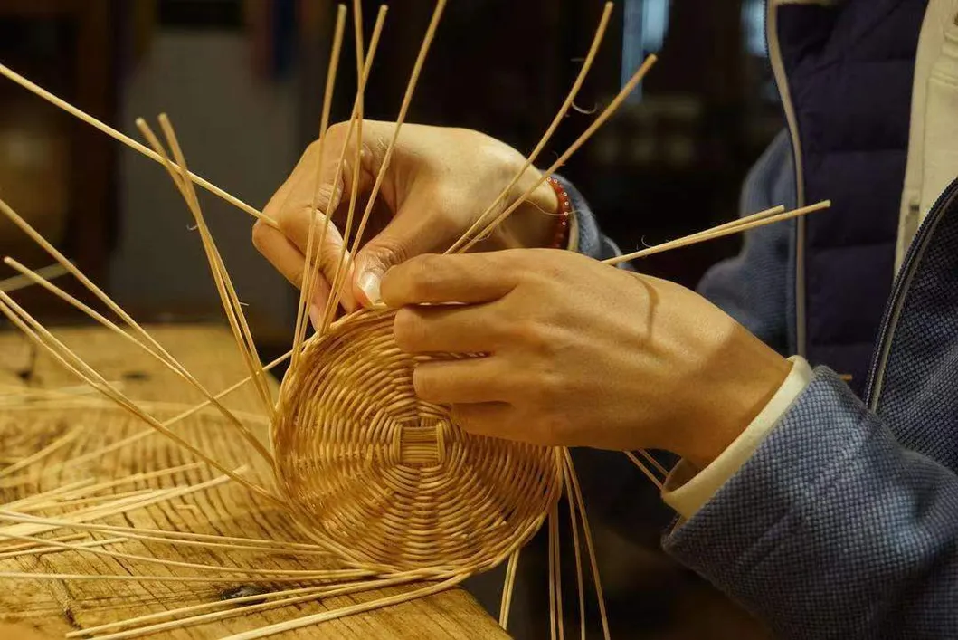 Rattan Weaving Process 1