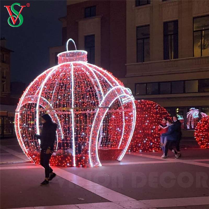 Large Outdoor LED Decorative Golden Christmas 3D Ball Motif Lighting