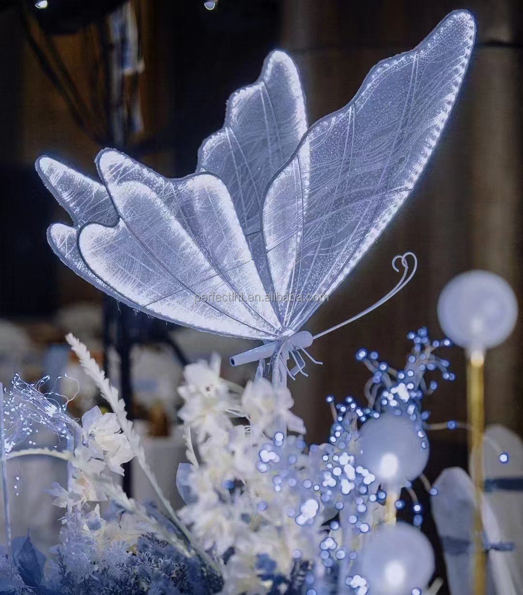 Hot Sale Wedding LED Luminous Butterfly Chandelier Acrylic Hotel Ceiling Wedding Hall Stage Decoration Light Chandelier