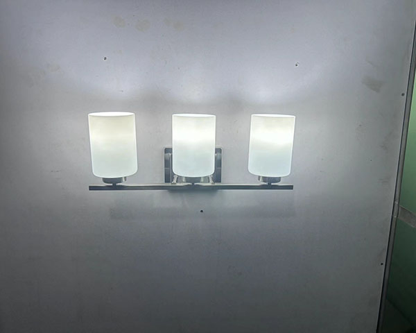 Modern Wall Light 3 Light Bathroom Vanity Fixture Lighting with Clear Glass in Chrome Finished
