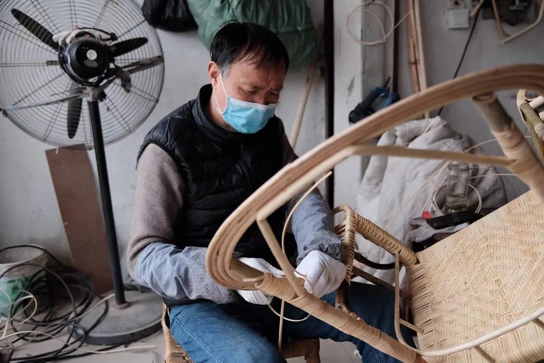 Rattan Weaving Process 3