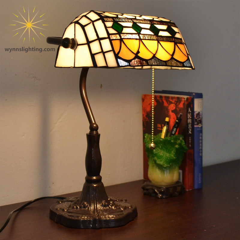 Tiffany Lamp Bedside Metal Glass Light LED Table Lamp Luxury Modern Decorative Desk Lighting