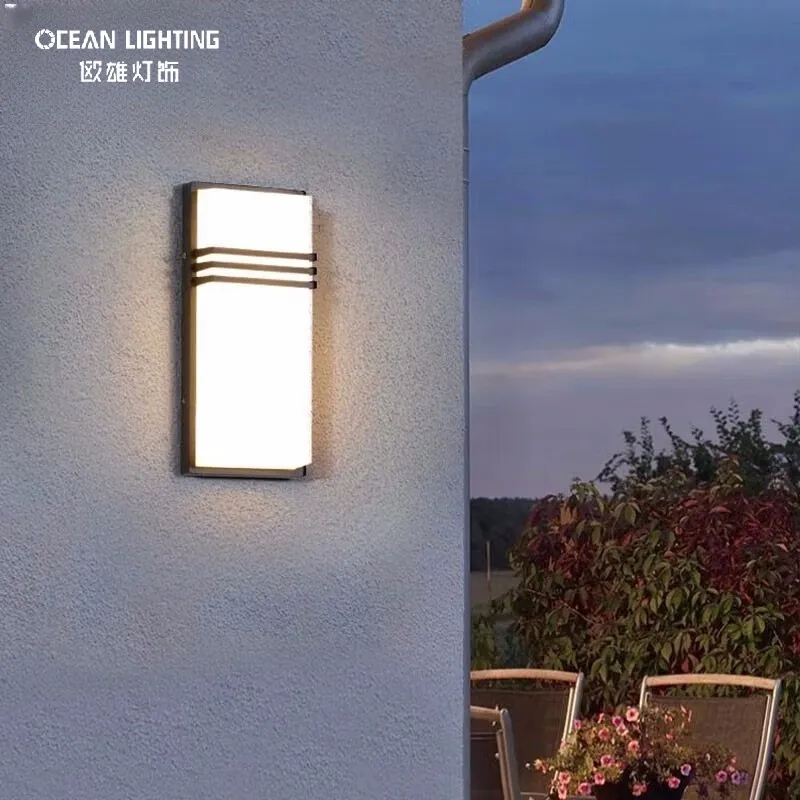 Wall Lamp View 3