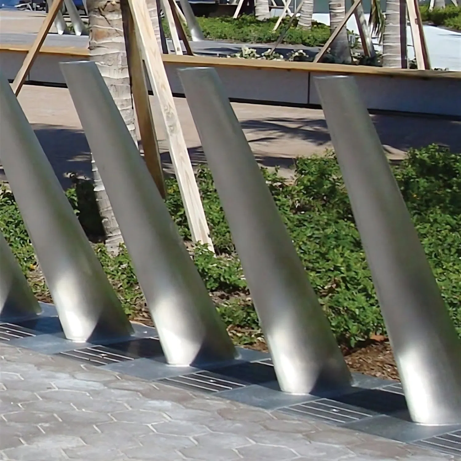 Stainless Steel Solar Street Light Pole for Outdoor Lighting and Road Safety