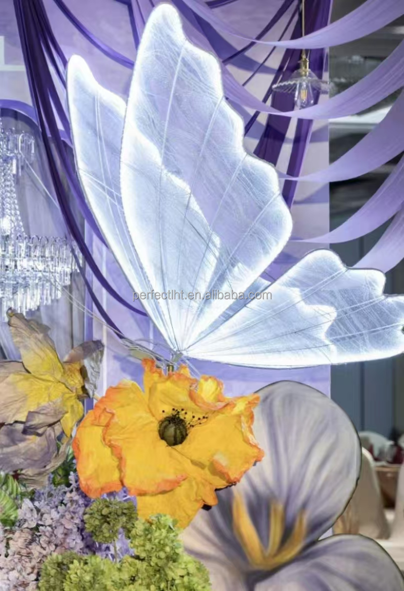 Hot Sale Wedding LED Luminous Butterfly Chandelier Acrylic Hotel Ceiling Wedding Hall Stage Decoration Light Chandelier