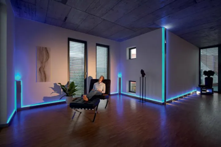 Indoor decorative linear lighting application