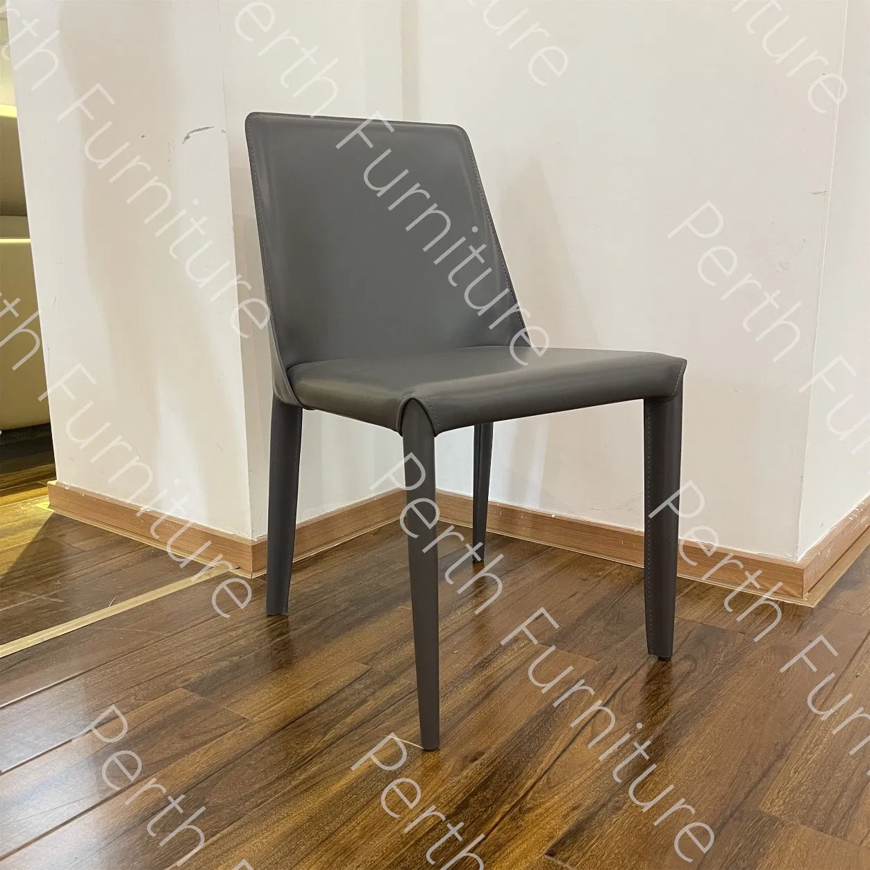 China Wholesale Modern/Nordic Furniture Velvet Classic Upholstered Kitchen/Accent/Dinner/Dining Chair Price for Living Room/Bedroom/Hotel