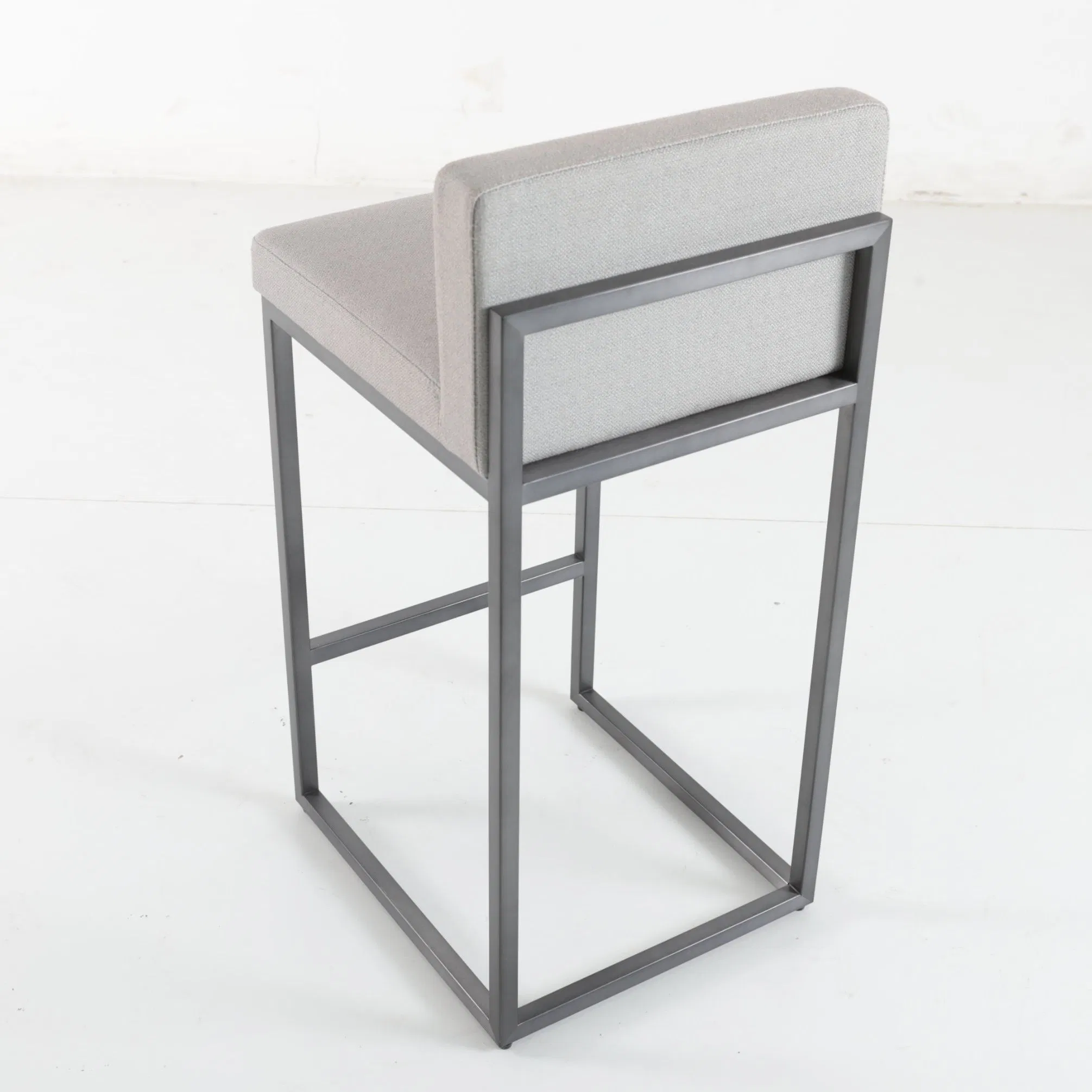 Jw Marriott Hotel Furniture Bar Stool with Upholstered Seat and Metal Base