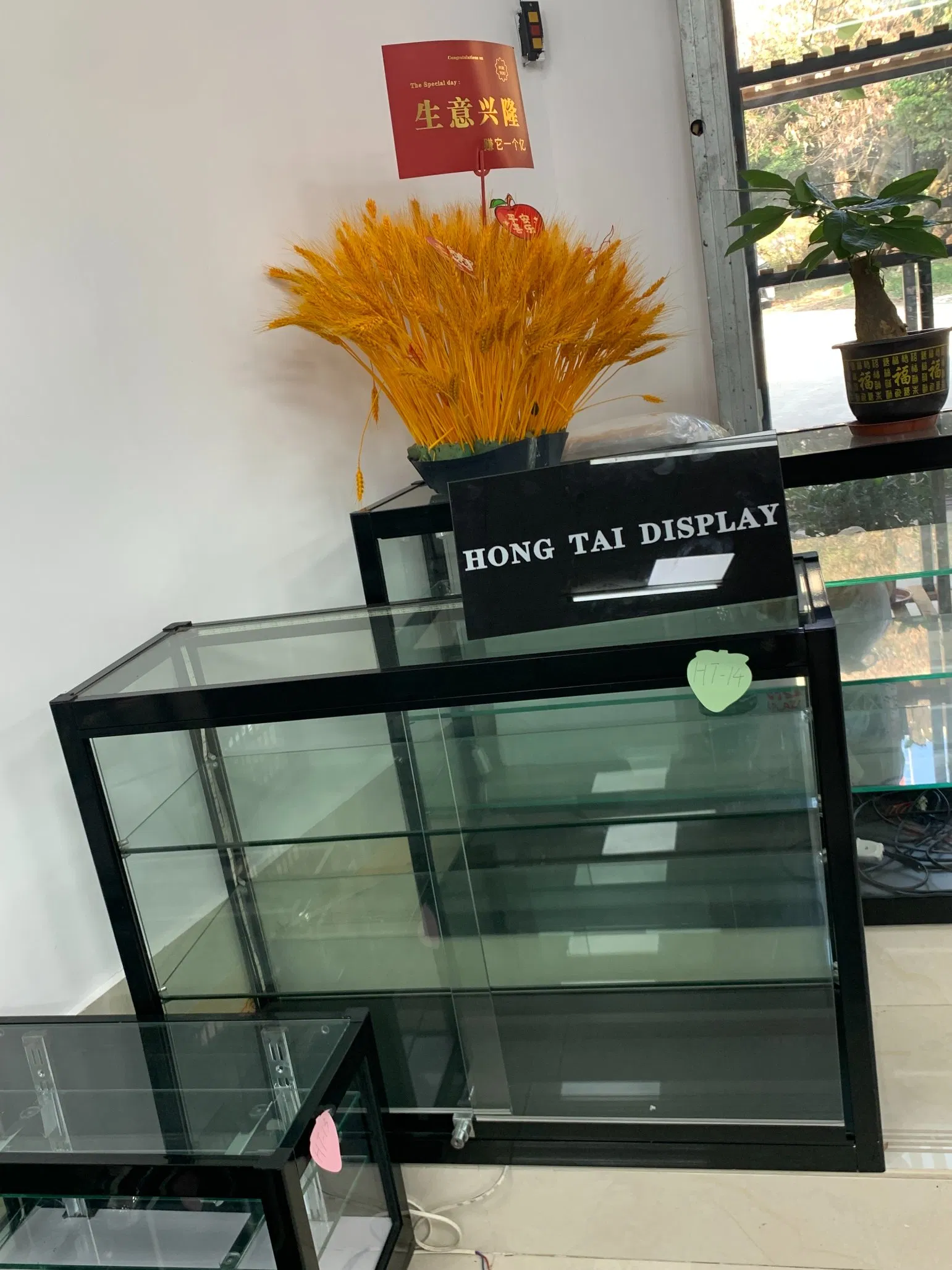 Cigarettes Glass Display Cabinet with LED Light