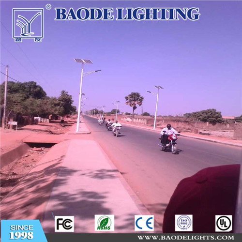 Manufacturer of 300W Wind-Solar Hybrid Power Street Light