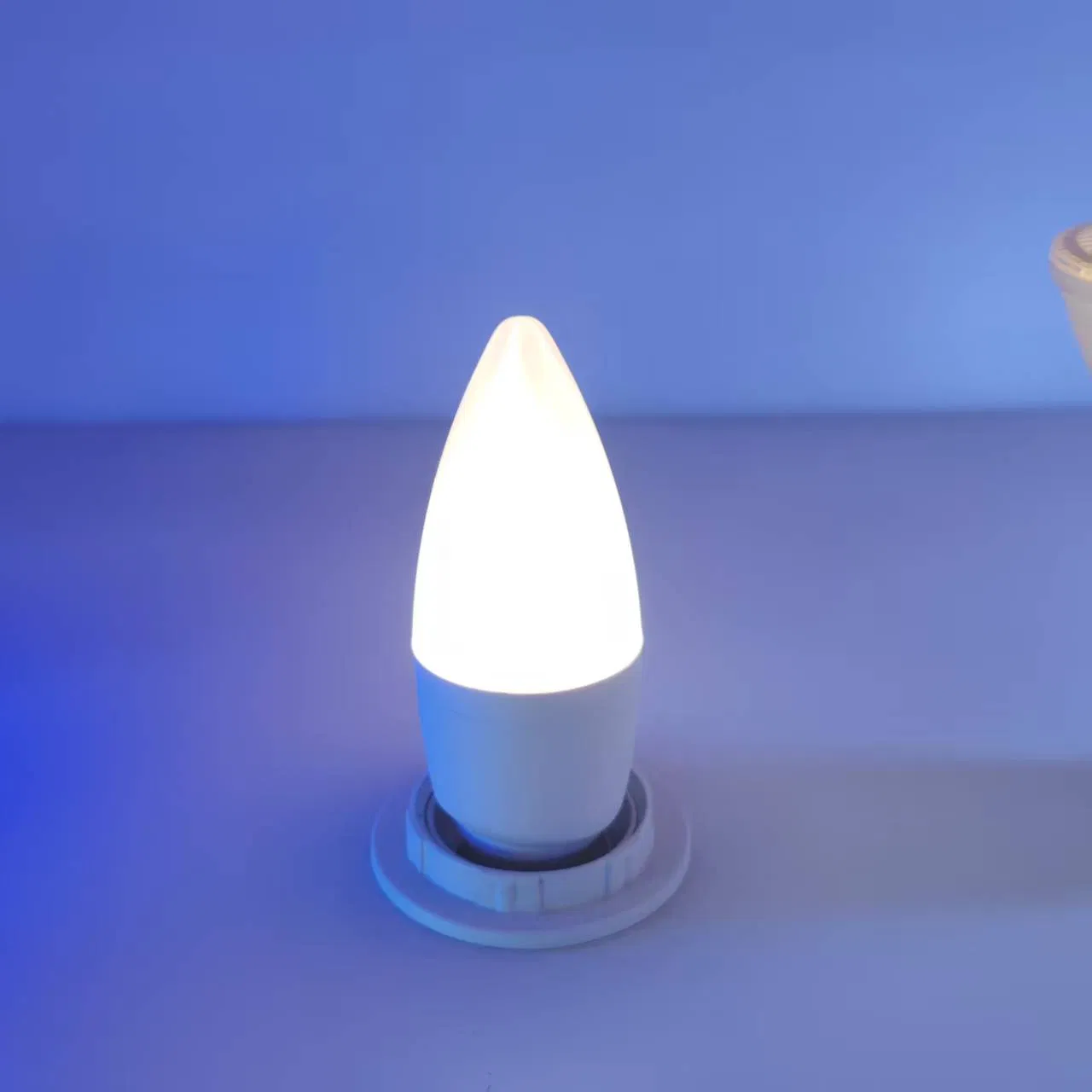 Candle Bulb Tuya APP Control Smart Life Wi-Fi Smart Light Bulb Rgbcw