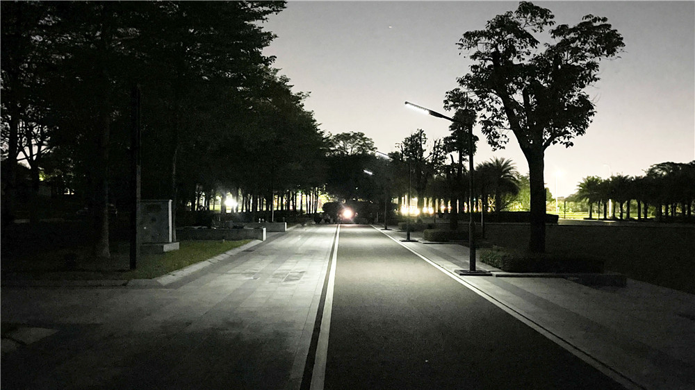 Wholesale Streetlight Panel Integrated Road Garden Solar Street Light for Civil Use