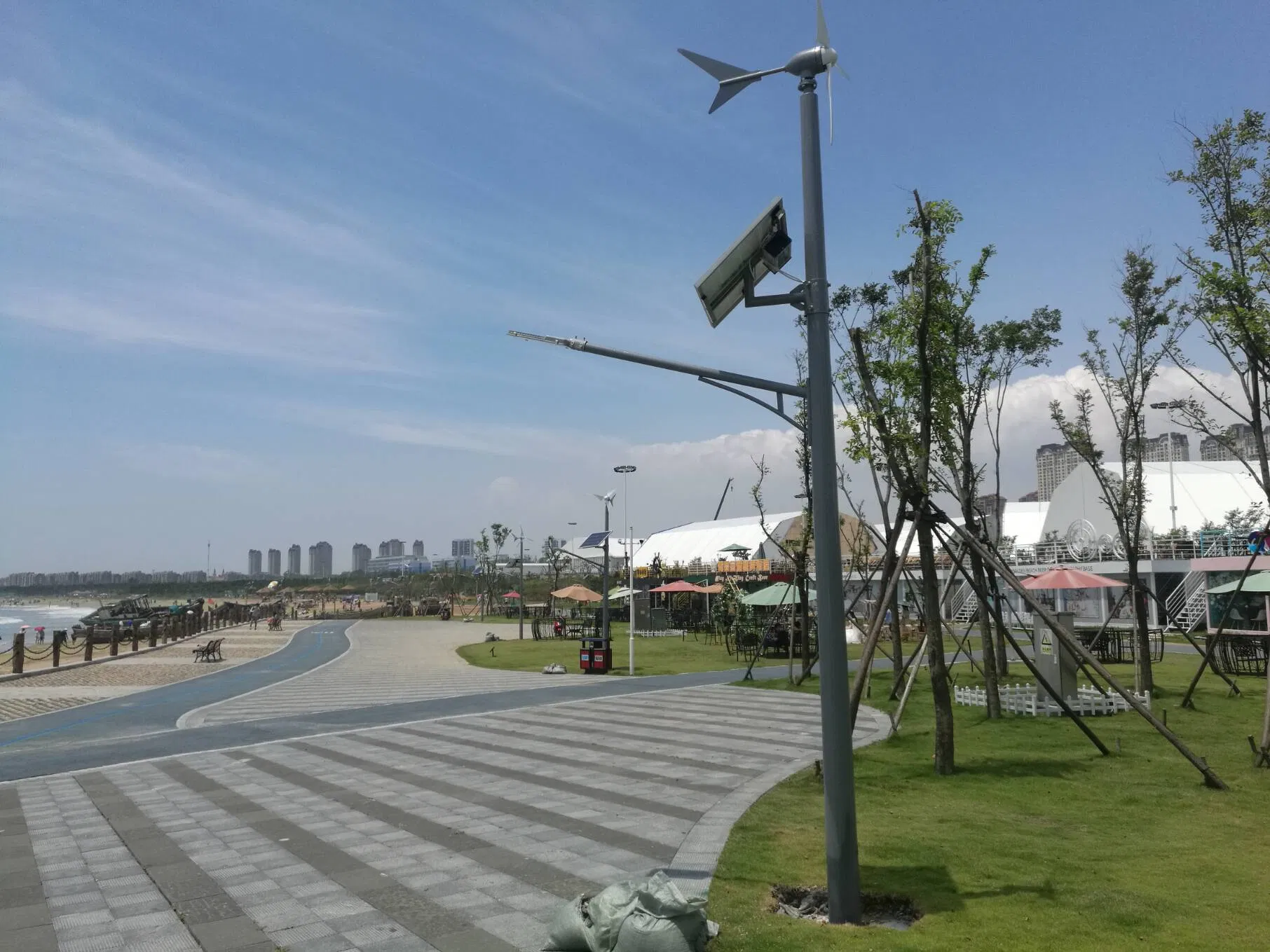 Eco-Friendly AC DC Hybrid Wind Solar Street Light System