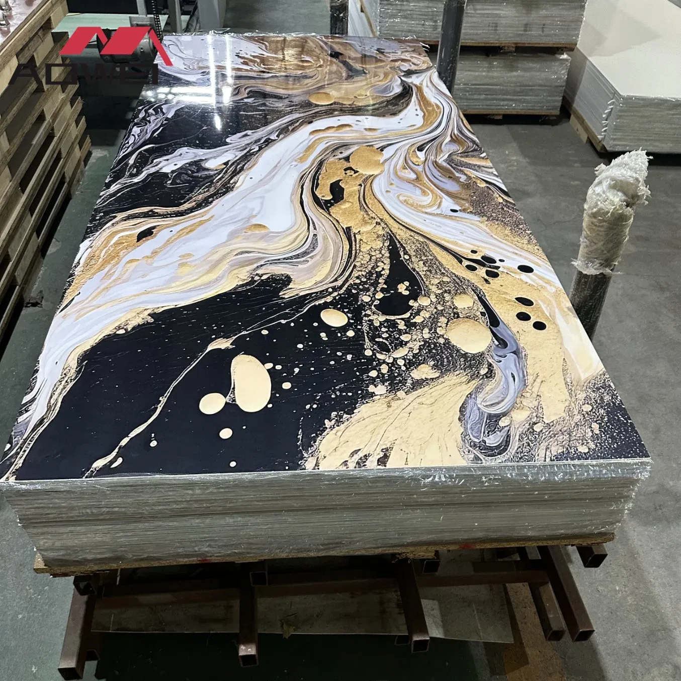 Stylish Carbon Fiber WPC/PVC Cladding Wall Panels with Glossy Marble Finish