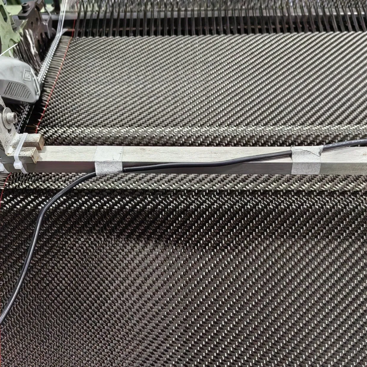 12K 600GSM Twill Carbon Fiber Cloth Roll for Automotive Parts