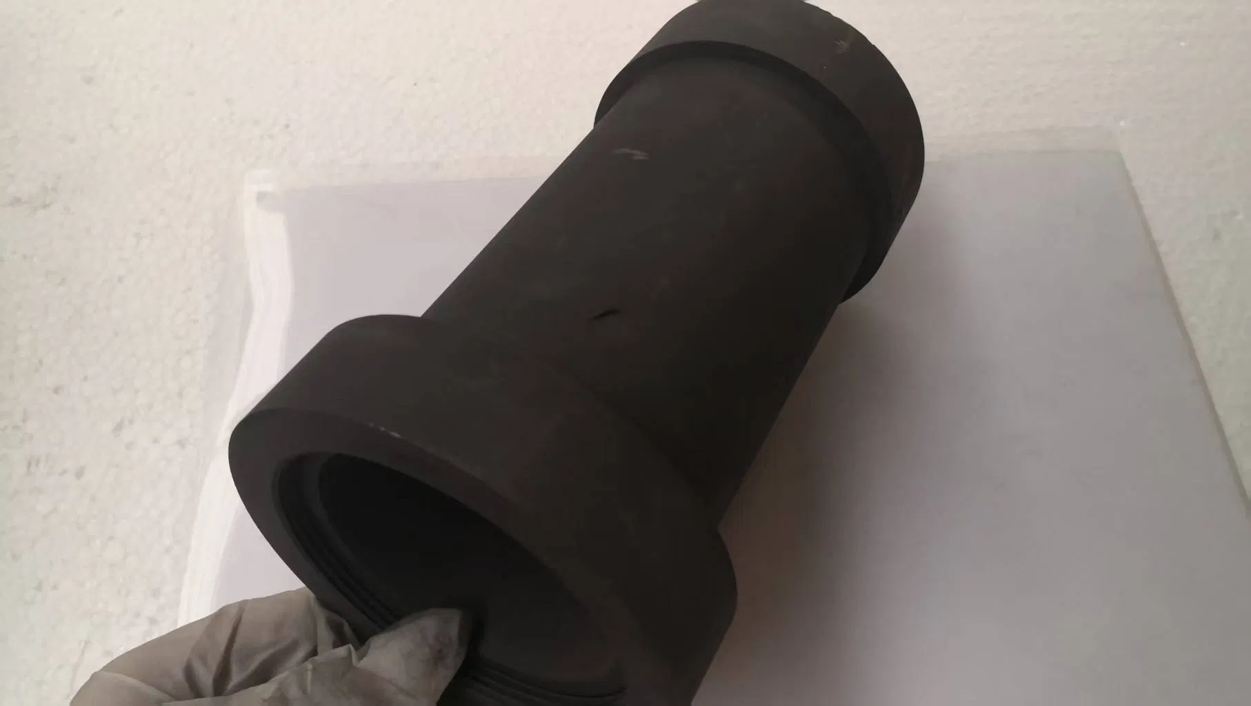 High-Quality C-C Connecting Parts for Vacuum Furnace Applications