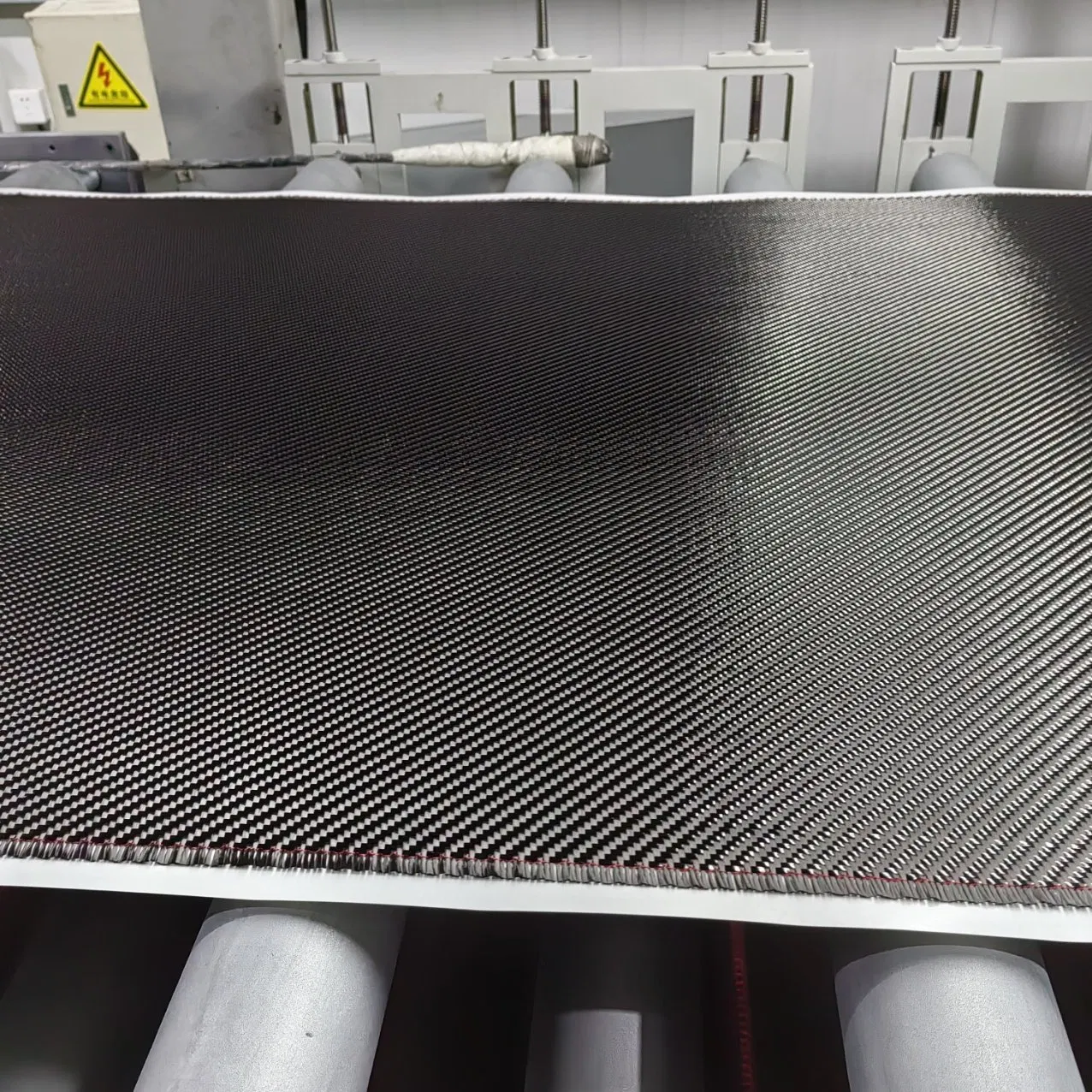 600GSM 42%RC Prepreg Twill Carbon Fiber Cloth for Automotive Parts