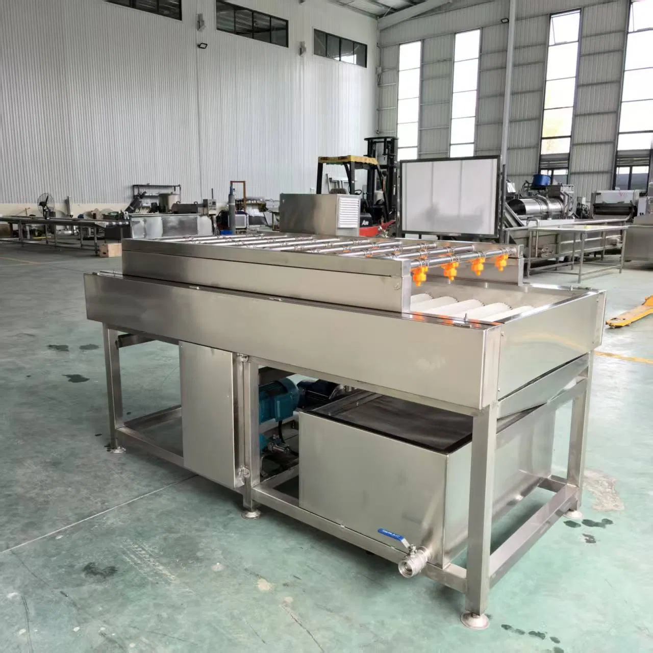 Heavy-Duty Fruit Vegetable Parallel Roller Cleaning Equipment with Advanced Cleaning Technology