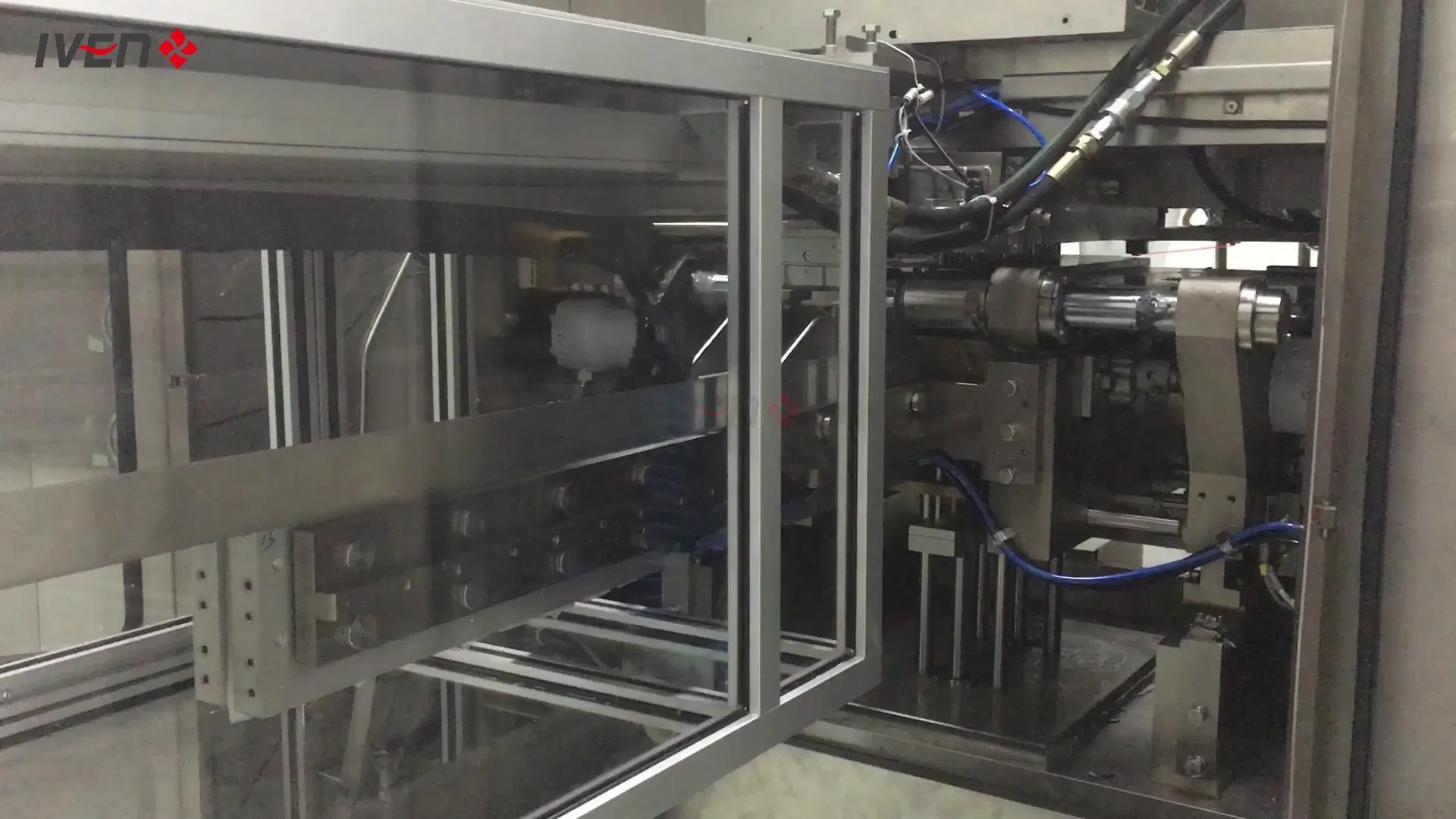 PE/PP Liquid Filling Equipment System Bfs Plastic Bottle Sealing Automation Unit