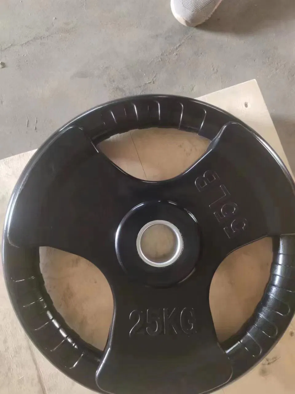 Professional Gym Tri Grip Cast Iron Weights Plates Fitness Equipment Rubber Barbell Bumper Plates