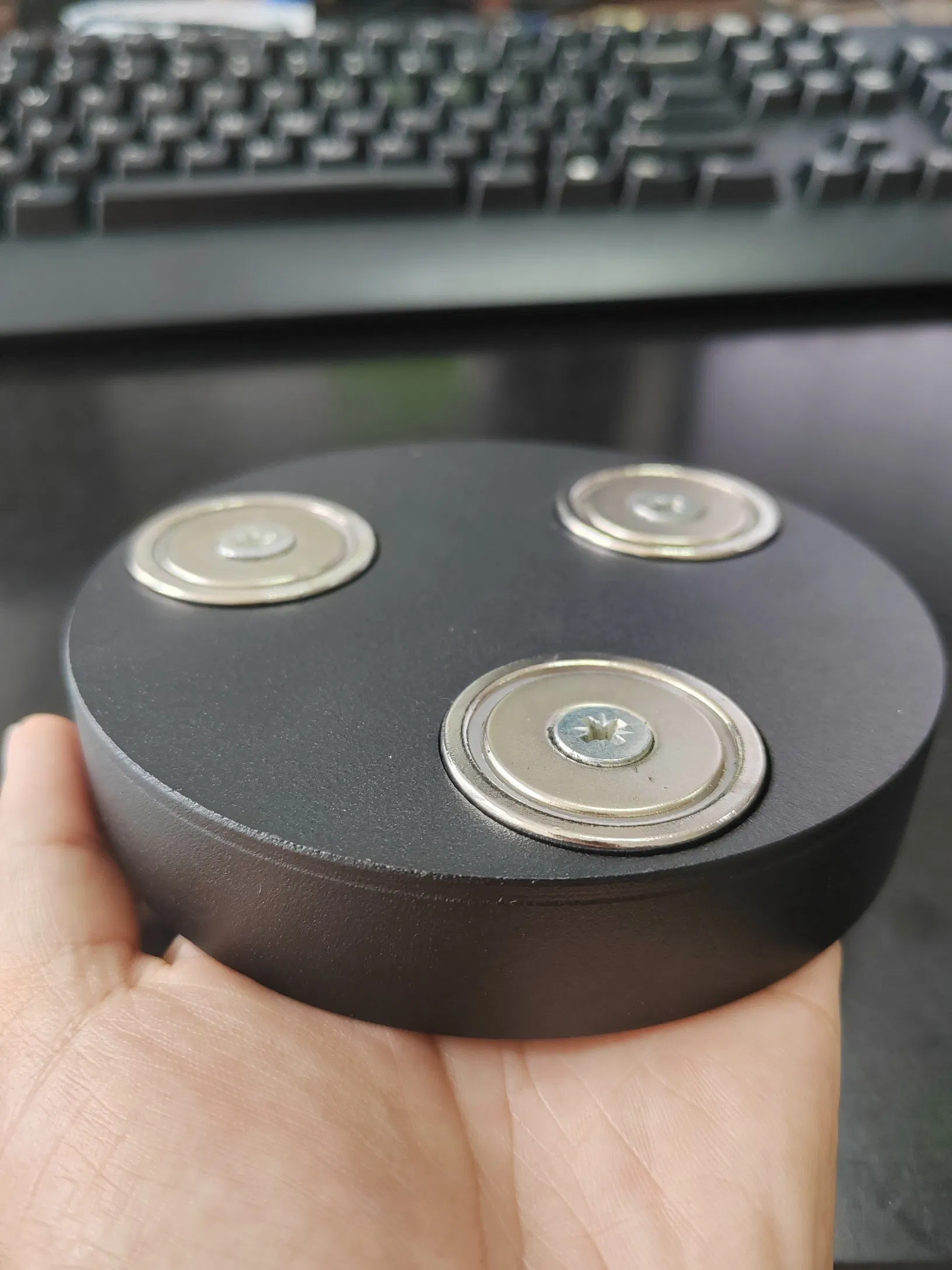 New Products Looking for Distributor Gym Equipment Weights Accessories 2kg Steel Strong Weight Chips Magnets Magplate Kettlebell Magnetic Weight Plate