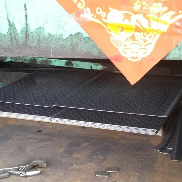 Hot Rolled A36 S235jr Q235B Mild Steel Tear Drop Pattern Anti-Skid Checkered Chequered Chequer Checker Plate for Floor