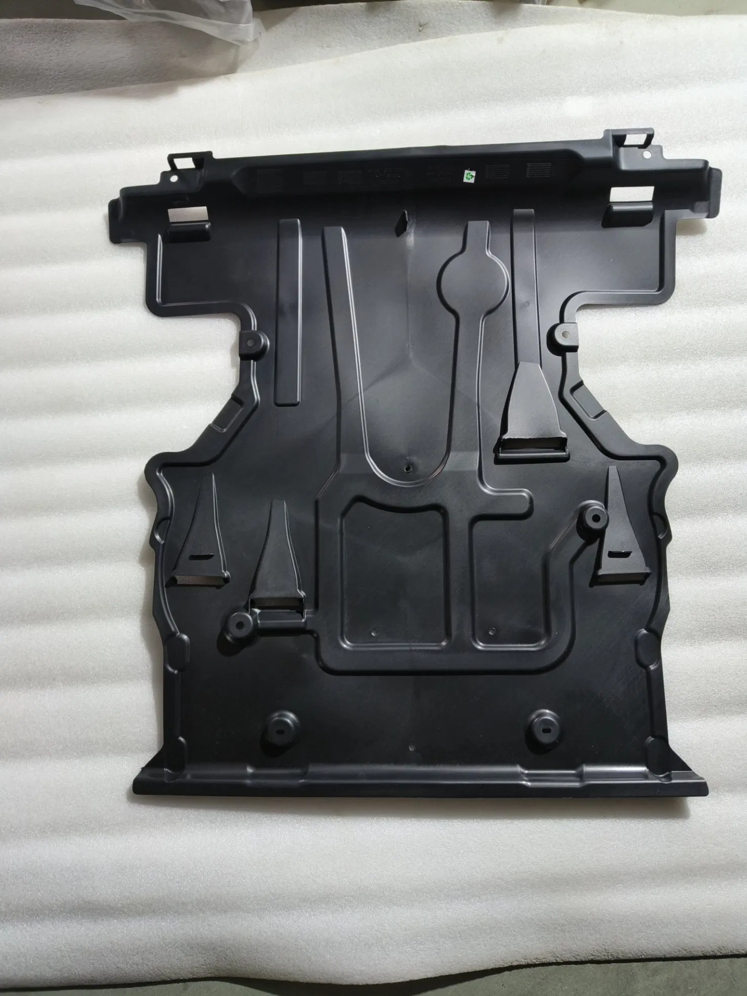 OEM Auto Engine Shield Engine Guard Skid Plate for 167 1675200700 1675200100