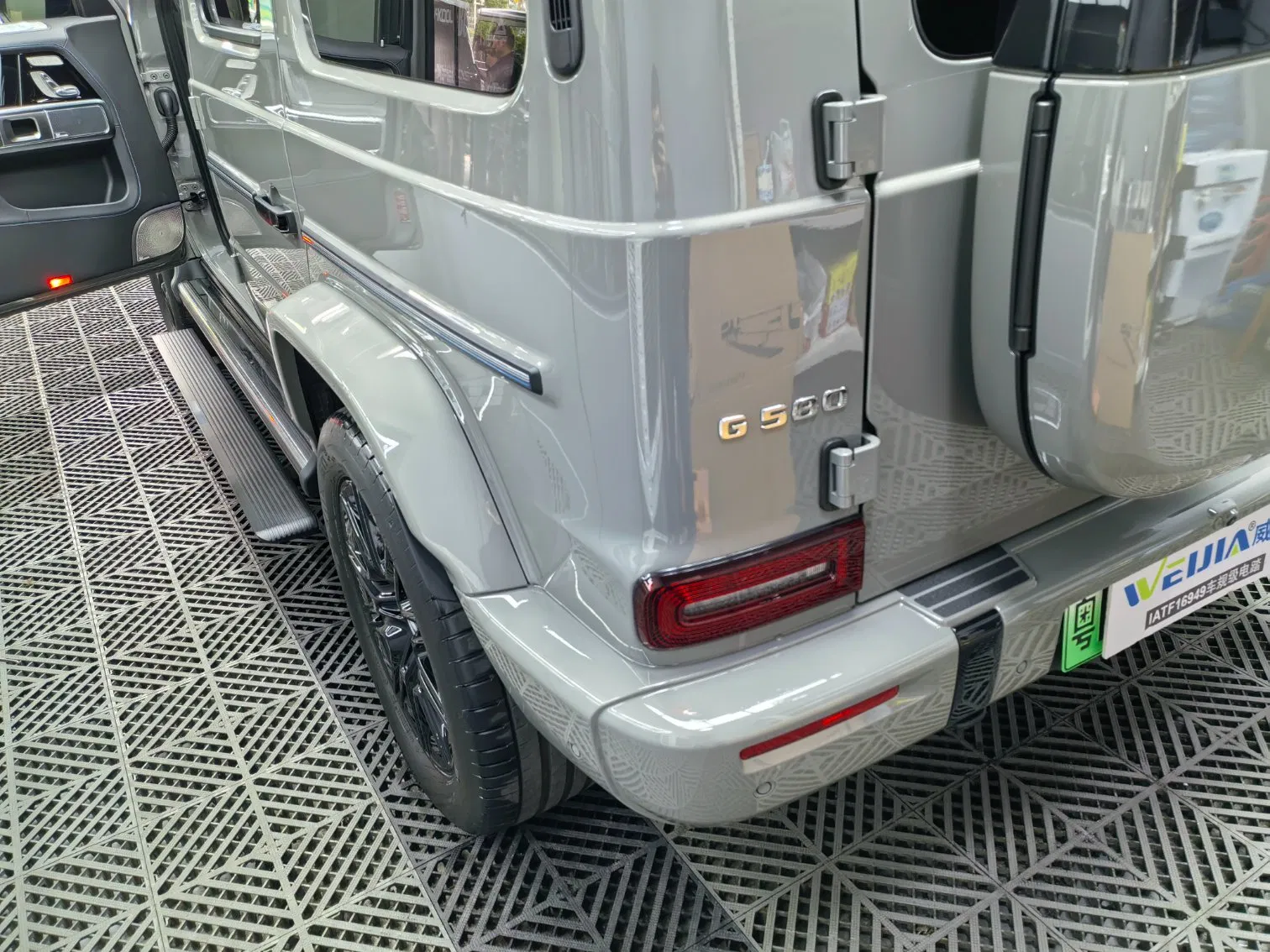 Weijia Amg Electric 4X4 Side Steps Automatic Electric Power Running Board for Benz G Class G580 EQ Pure Electric Vehicle