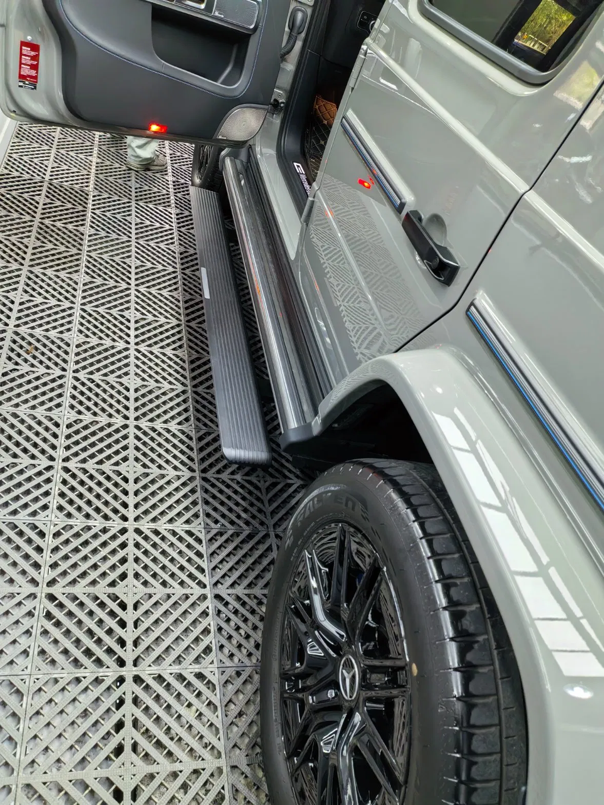 Weijia Amg Electric 4X4 Side Steps Automatic Electric Power Running Board for Benz G Class G580 EQ Pure Electric Vehicle