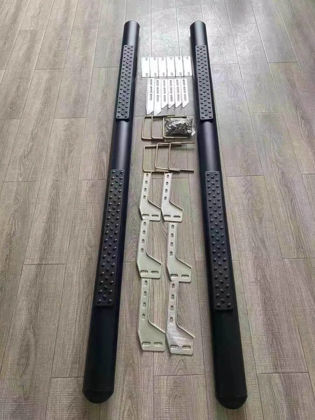 Auto Accessory 4X4 Pickup Truck Parts Round Tube Black Side Step Bars Running Boards for Toyota Hilux Revo