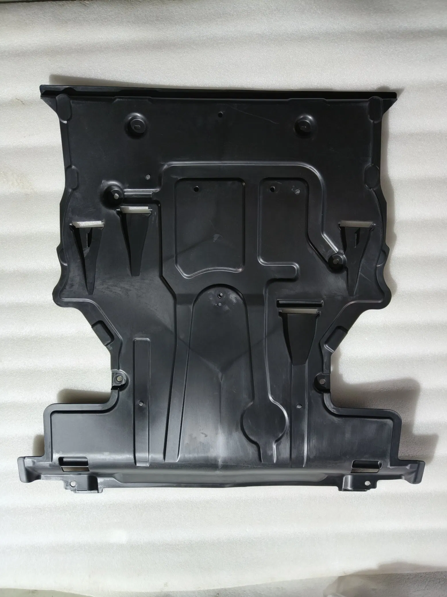 OEM Auto Engine Shield Engine Guard Skid Plate for 167 1675200700 1675200100