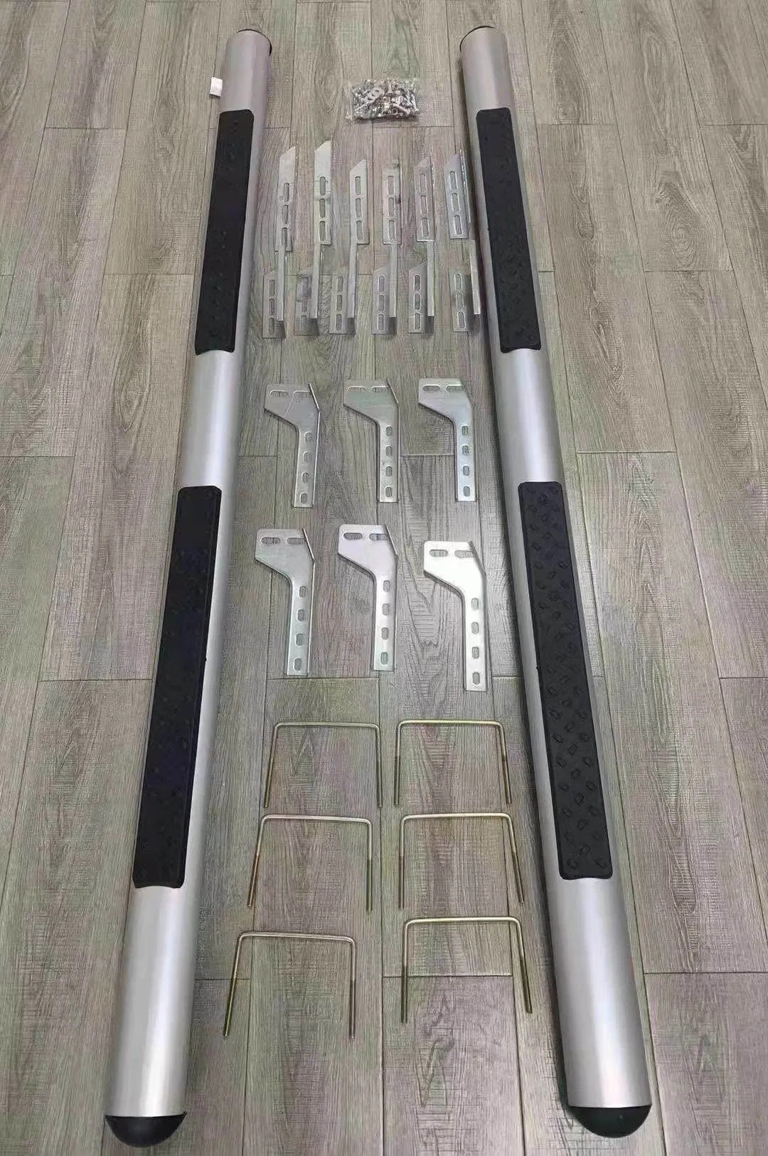 Auto Accessory 4X4 Pickup Truck Parts Round Tube Black Side Step Bars Running Boards for Toyota Hilux Revo