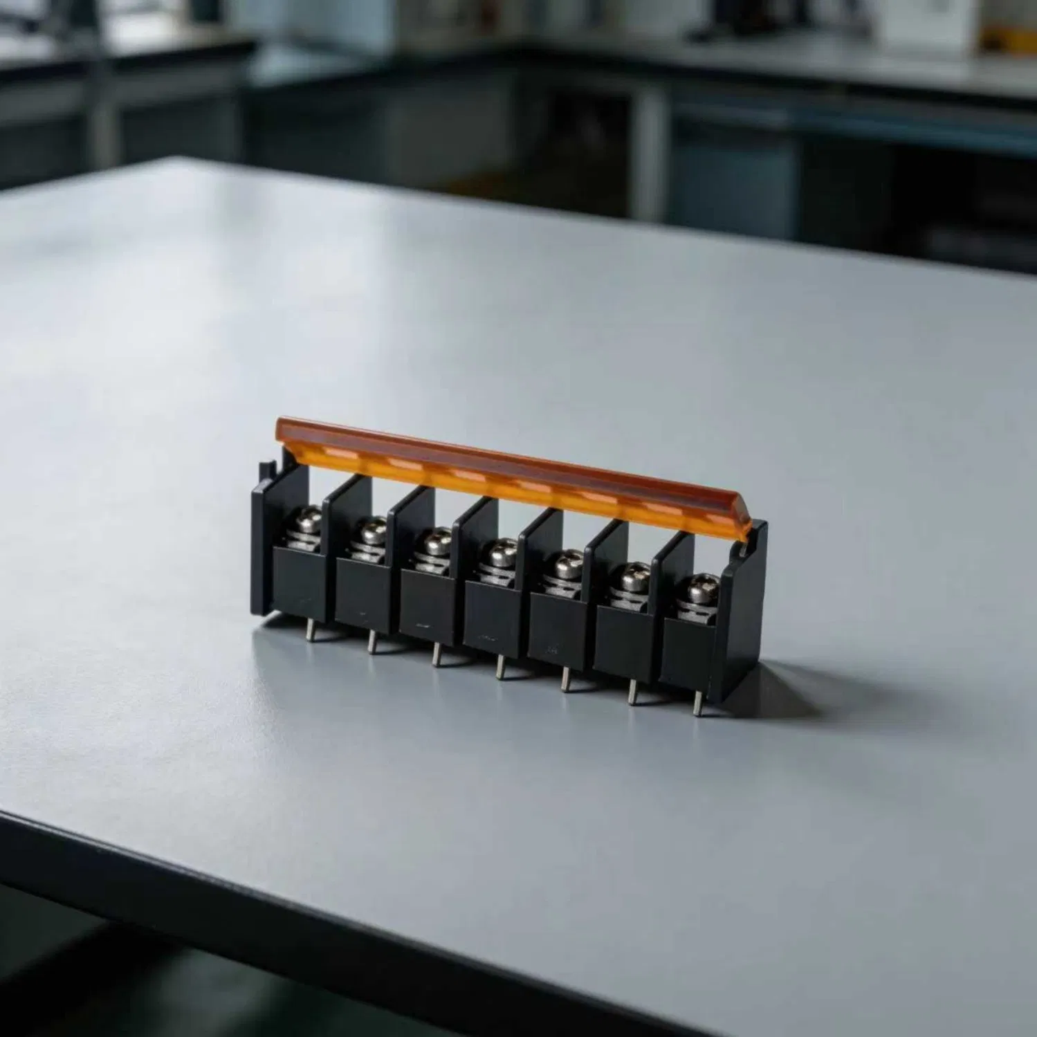 Conector de terminal BNC de bloque eléctrico con lengüeta de cable de barrera en ángulo recto para accesorios de cableado de potencia y montaje en PCB